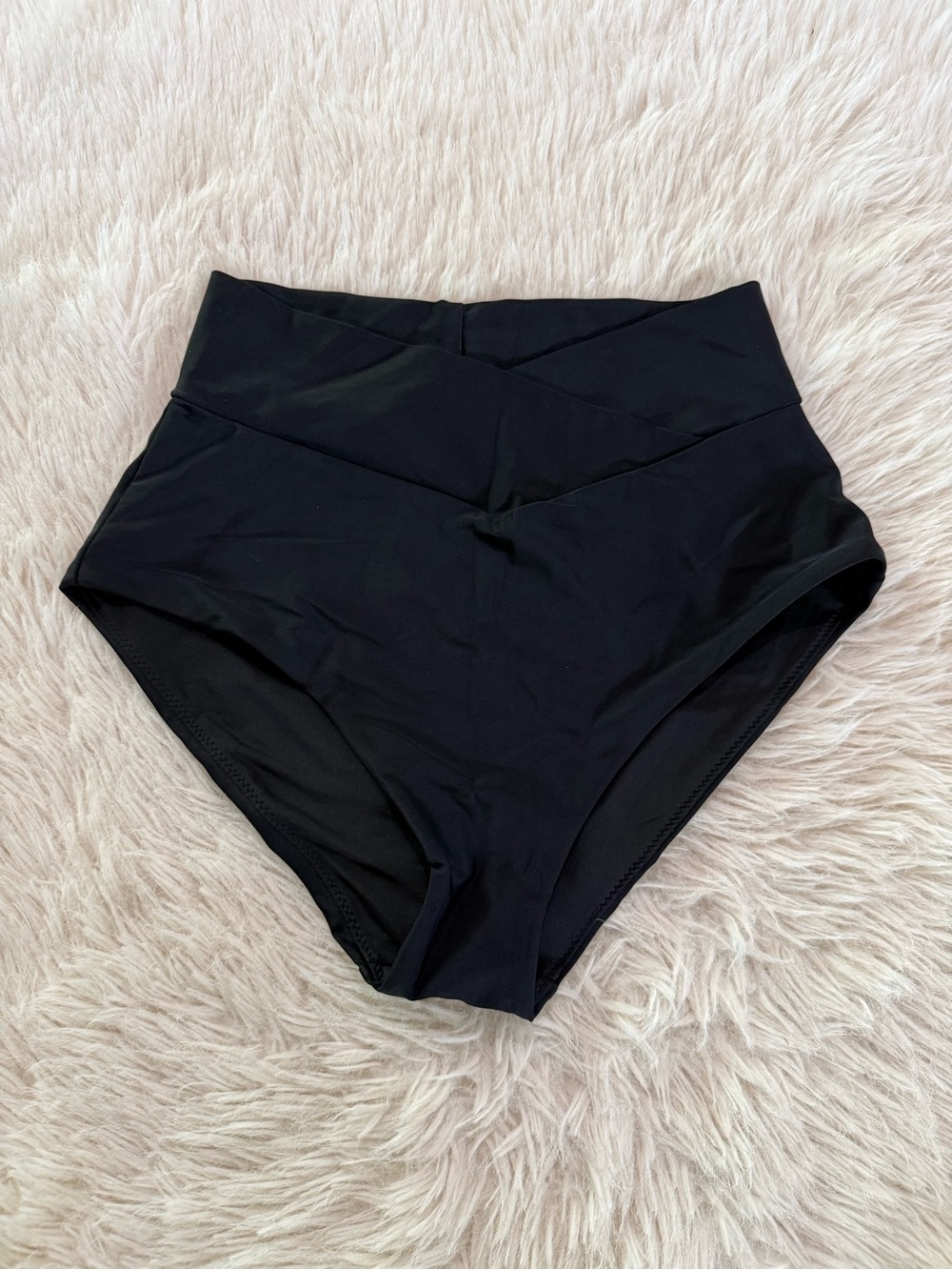 aerie High-Waist Black Crossover Waist Shorts
